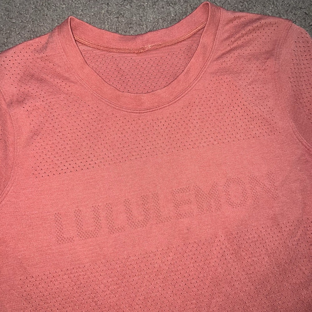 Lululemon Shirt Womens M Red Breeze By Short Sleeve Squad Slate Gym Yoga Logo